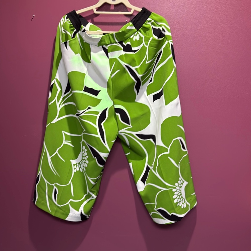 Beautiful wide leg crop pant
